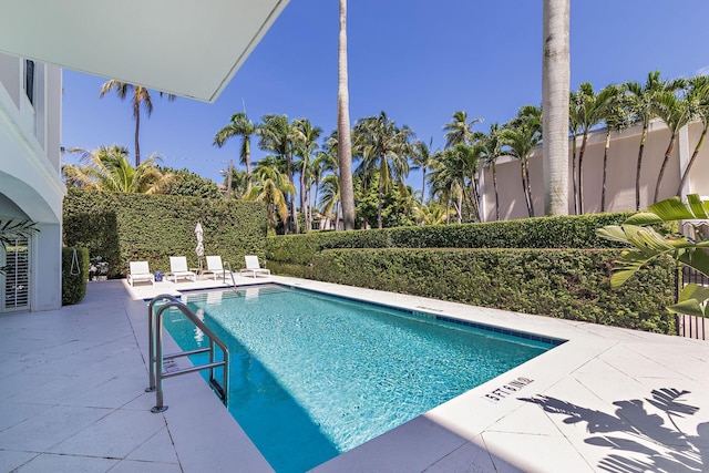 354 Chilean Ave Unit 3E, Palm Beach, FL 33480 - community pool with a patio area