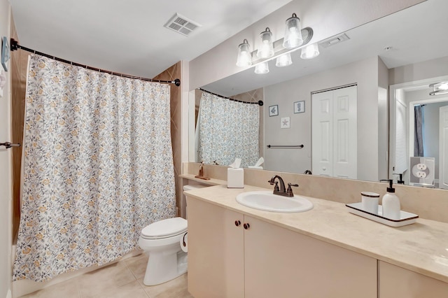 804 E Windward Way Unit 404, Lantana, FL 33462 - full bath with tile patterned floors, toilet, vanity, and a shower with curtain