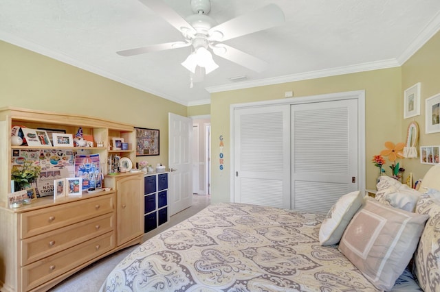 15385 Cedar Bluff Pl, Wellington, FL 33414 - bedroom featuring a closet, crown molding, and a ceiling fan