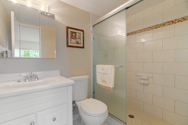 105 NE 19th Ave Unit 356, Deerfield Beach, FL 33441 - full bath featuring a shower stall, vanity, and toilet