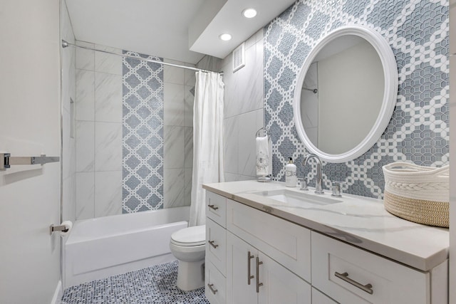 3110 Kingston Ct, West Palm Beach, FL 33409 - bathroom with vanity, toilet, shower / bathtub combination with curtain, recessed lighting, and tile patterned floors