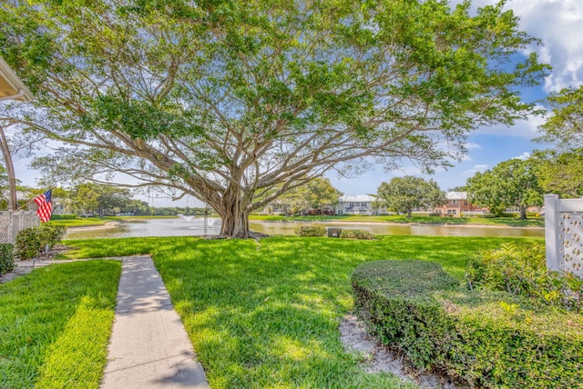 3110 Kingston Ct, West Palm Beach, FL 33409 - view of green lawn with a water view