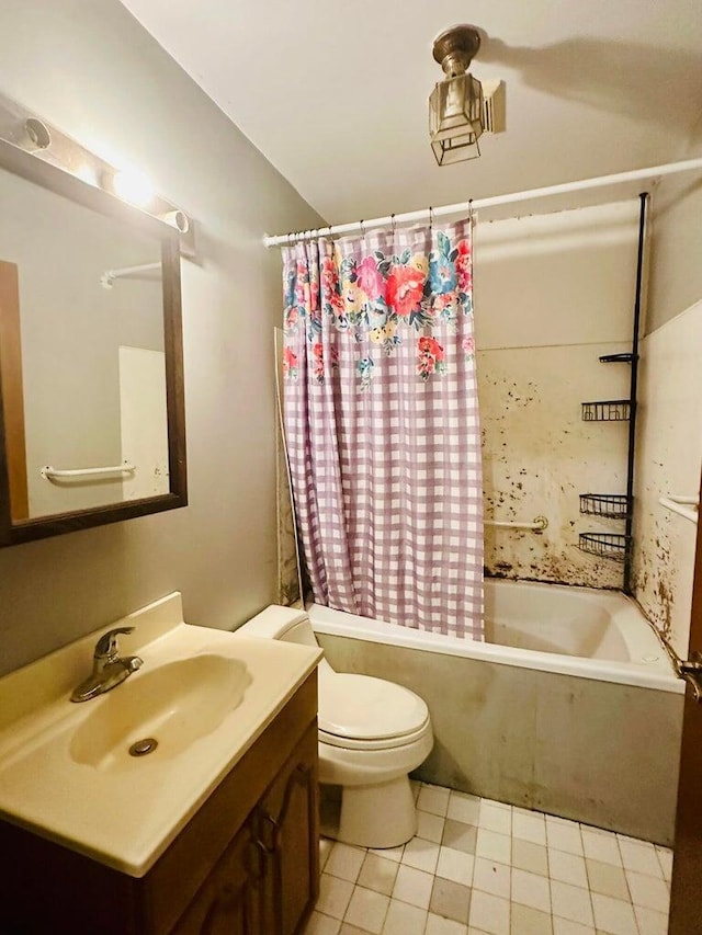 15255 NW 260th St, Okeechobee, FL 34972 - full bath with vanity, toilet, shower / tub combo with curtain, and tile patterned floors