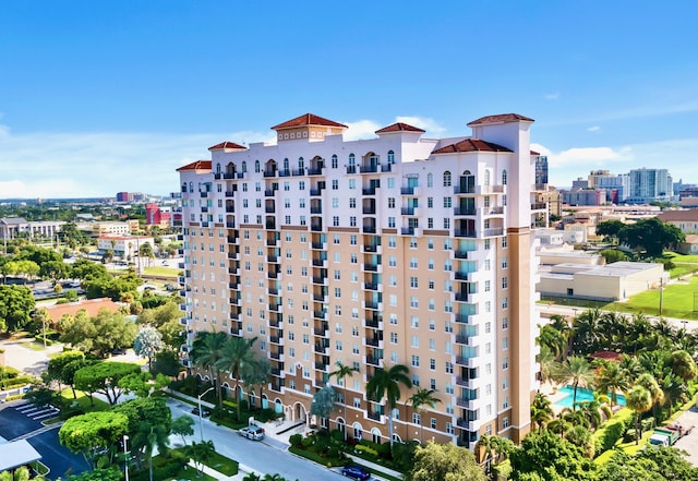 616 Clearwater Park Rd Unit 812, West Palm Beach, FL 33401 - view of building exterior featuring a view of city