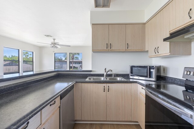 633 Centre Ct SW Unit 202, Vero Beach, FL 32962