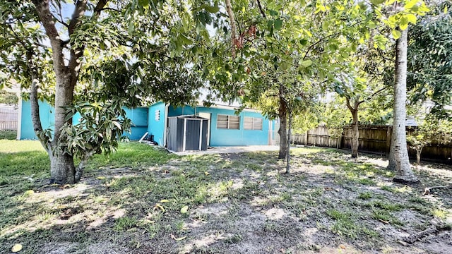 629 Troy Blvd, West Palm Beach, FL 33409 - view of fenced backyard