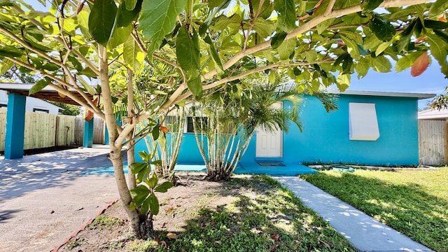 629 Troy Blvd, West Palm Beach, FL 33409 - view of front of house