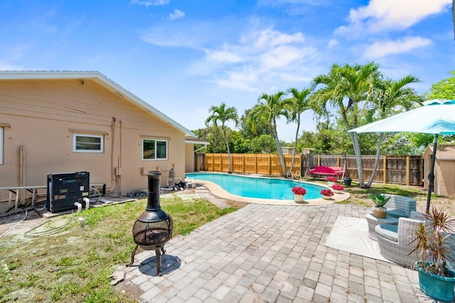 3187 Buccaneer Rd, Lake Worth, FL 33462 - view of swimming pool with a fenced backyard and a patio