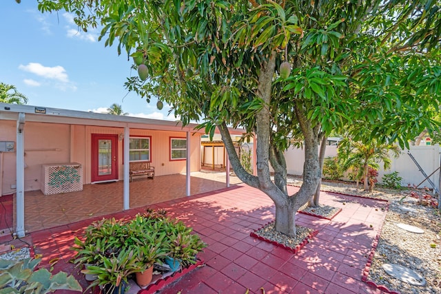 5082 Grant Ln, West Palm Beach, FL 33415 - view of patio