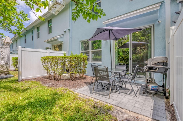 6340 Sailpointe Ln, West Palm Beach, FL 33413 - view of patio / terrace