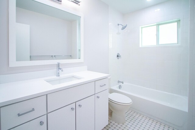 214 SW 3rd St, Boca Raton, FL 33432 - full bath featuring vanity, toilet, and shower / bath combination