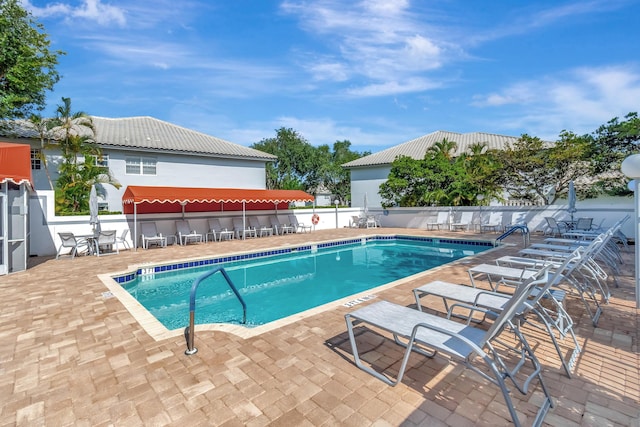 11650 Briarwood Cir Unit 2, Boynton Beach, FL 33437 - community pool with a patio