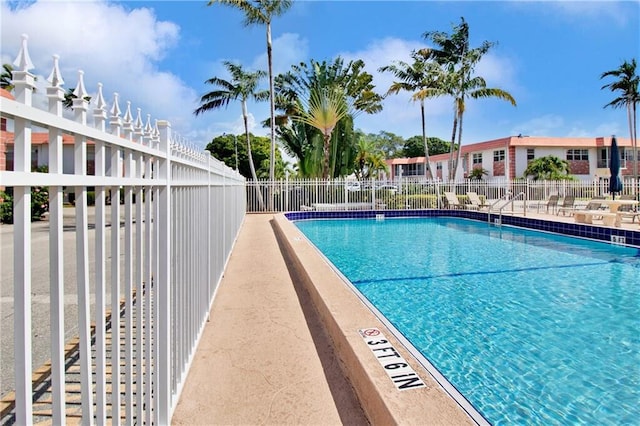 3550 NW 8th Ave Unit 604, Pompano Beach, FL 33064 - view of community pool