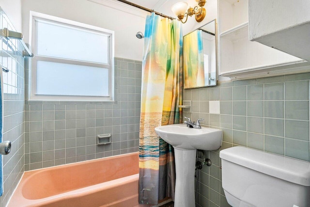 1405 N J Ter, Lake Worth Beach, FL 33460 - bathroom featuring shower / tub combo with curtain and tasteful backsplash