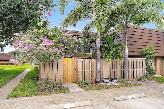 1021 10th Ct Unit 1021, Palm Beach Gardens, FL 33410 - view of yard