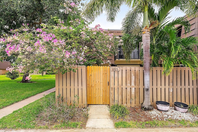 1021 10th Ct Unit 1021, Palm Beach Gardens, FL 33410 - view of gate