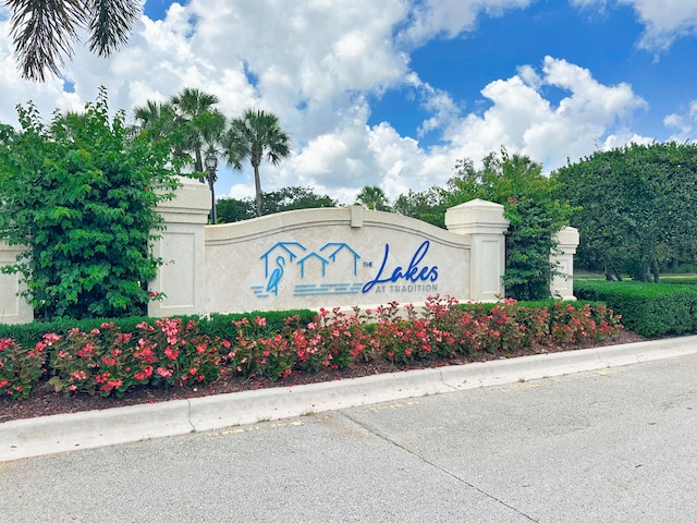 10453 SW Stratton Dr, Port Saint Lucie, FL 34987 - view of community sign