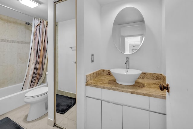 2883 SW 22nd Cir E Unit 51A, Delray Beach, FL 33445 - bathroom featuring vanity, toilet, shower / tub combo, and tile patterned flooring