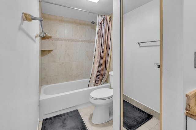 2883 SW 22nd Cir E Unit 51A, Delray Beach, FL 33445 - bathroom featuring toilet, tile patterned flooring, and shower / bath combo with shower curtain