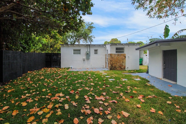 14215 NW 22nd Ct, Opa-Locka, FL 33054 - view of yard with an outbuilding