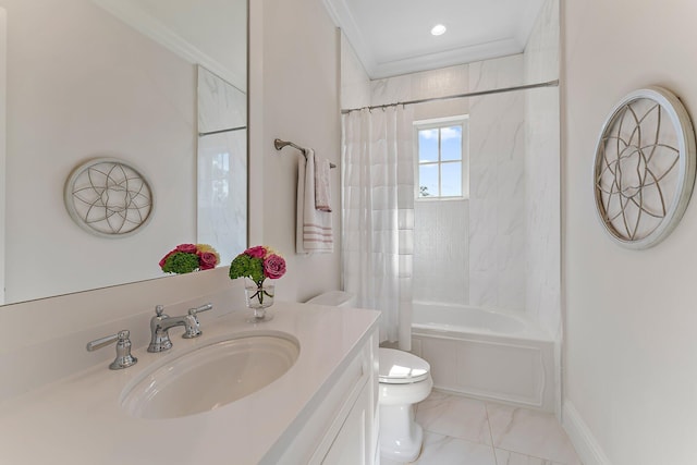 7703 Bold Lad Rd, Palm Beach Gardens, FL 33418 - full bath featuring toilet, vanity, shower / tub combo, crown molding, and baseboards