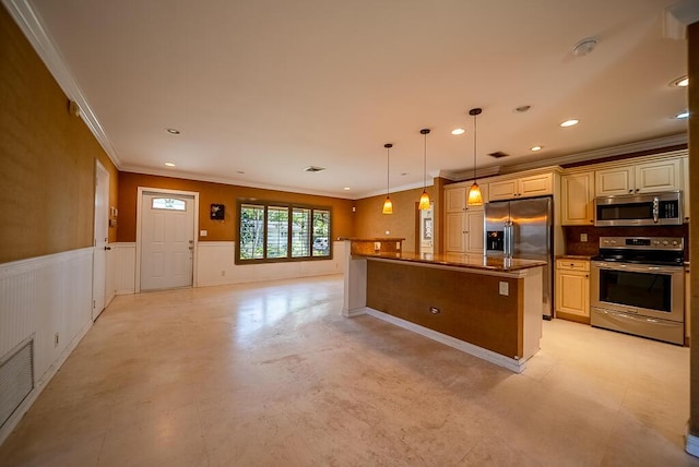 1950 N Conference Dr, Boca Raton, FL 33486 - kitchen with appliances with stainless steel finishes, crown molding, wainscoting, hanging light fixtures, and recessed lighting
