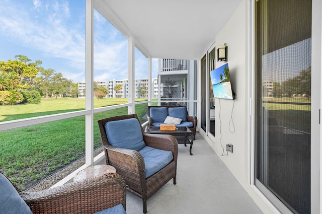 6699 NW 2nd Ave Unit 109, Boca Raton, FL 33487 - view of sunroom / solarium