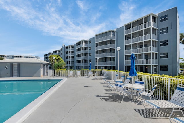 6699 NW 2nd Ave Unit 109, Boca Raton, FL 33487 - community pool with a patio area