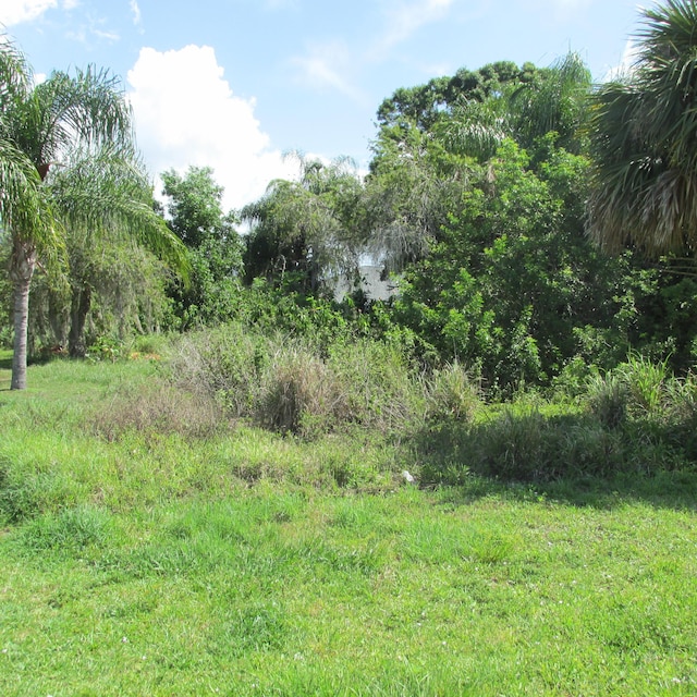 1613 SE Grapeland Ave, Port Saint Lucie, FL 34952