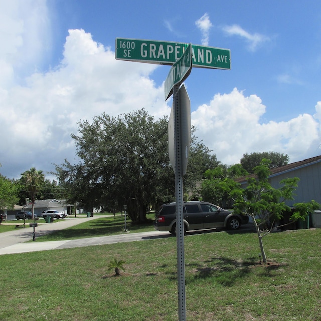 1613 SE Grapeland Ave, Port Saint Lucie, FL 34952