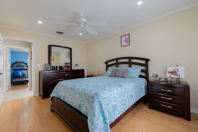 143 Monterey Way, Royal Palm Beach, FL 33411 - bedroom with light wood-type flooring, recessed lighting, crown molding, a ceiling fan, and baseboards