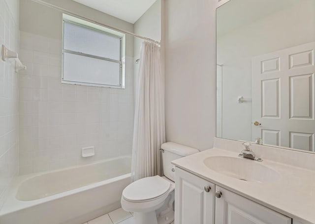 7886 Laina Ln Unit 2, Boynton Beach, FL 33437 - bathroom with toilet, vanity, shower / bath combo, and tile patterned flooring