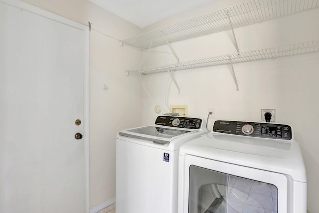4667 SW 12th Ct, Deerfield Beach, FL 33442 - laundry room with independent washer and dryer