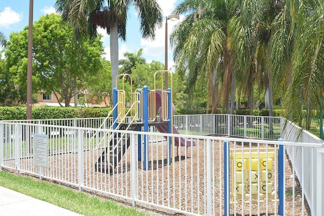 4667 SW 12th Ct, Deerfield Beach, FL 33442 - view of play area