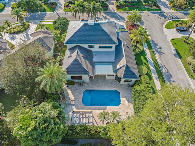 125 Pembroke Dr, Palm Beach Gardens, FL 33418 - view of subject property with a pool area