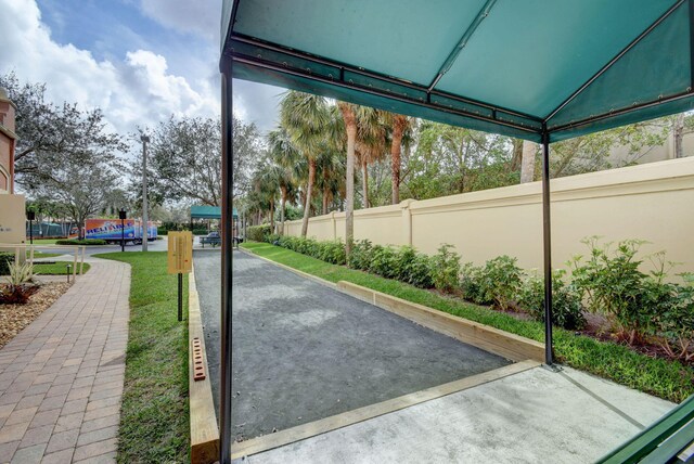 7181 Veneto Dr, Boynton Beach, FL 33437 - surrounding community featuring a bocce ball area