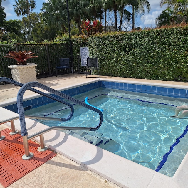 10231 N Circle Lake Dr Unit 101, Boynton Beach, FL 33437 - view of swimming pool featuring a pool