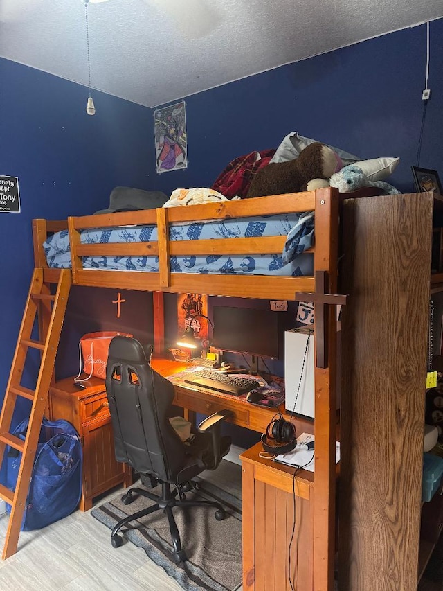 5760 NW Cleburn Dr, Port Saint Lucie, FL 34986 - bedroom featuring a desk