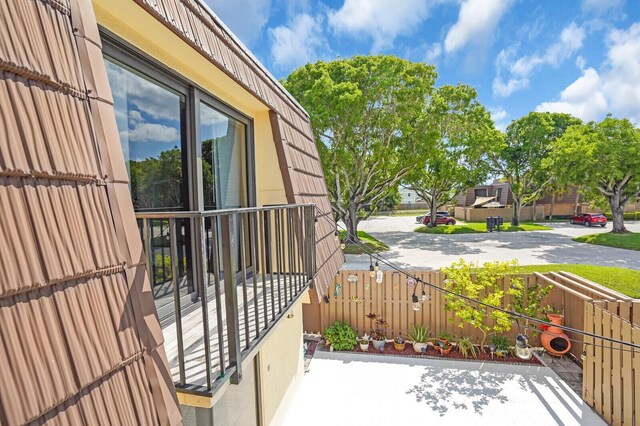 202 2nd Ct, Palm Beach Gardens, FL 33410 - view of balcony