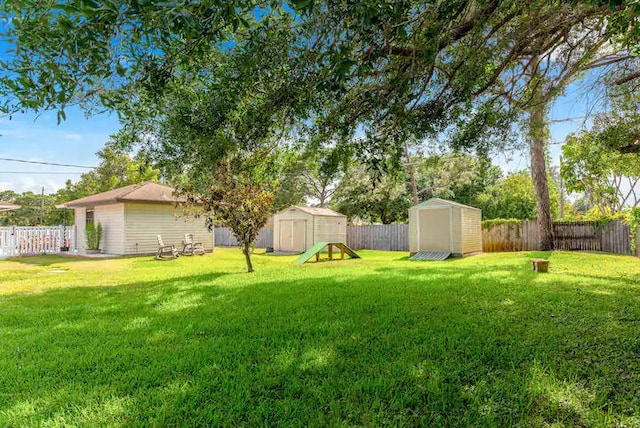 2550 SE Calais St, Port Saint Lucie, FL 34952 - view of yard