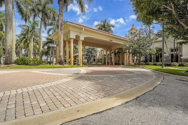 10523 Vignon Ct, Wellington, FL 33449 - view of property's community featuring curved driveway