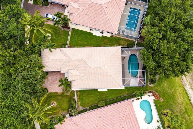 843 Niemen Dr, Palm Beach Gardens, FL 33410 - view from above of property with a pool