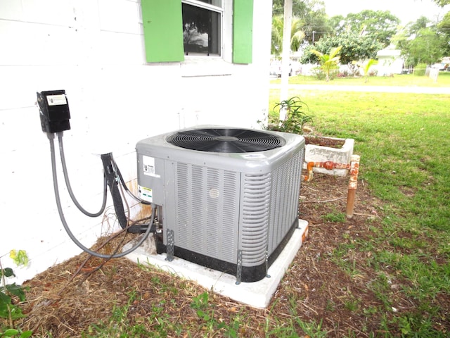 213 Osceola Ave, Fort Pierce, FL 34982 - exterior view of cooling unit