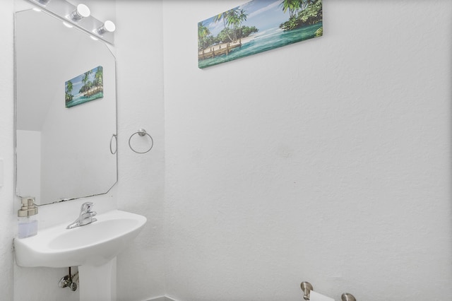 899 Pipers Cay Dr, West Palm Beach, FL 33415 - bathroom with a sink