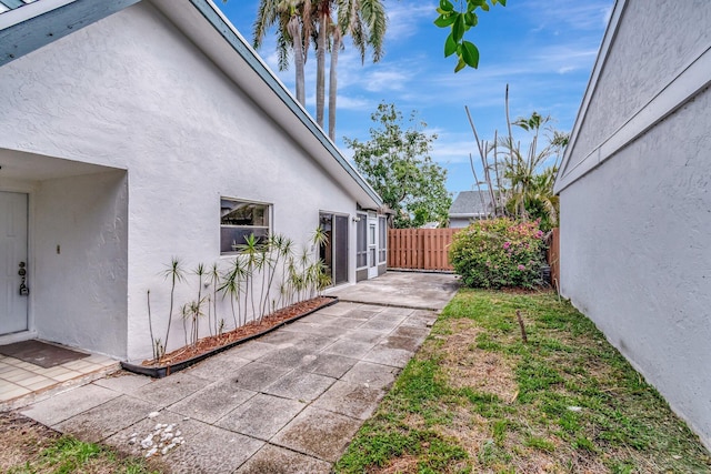 82 Baytree Cir, Boynton Beach, FL 33436 - view of yard with a patio