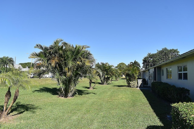 2597 Emory Dr W Unit G, West Palm Beach, FL 33415 - view of grassy yard