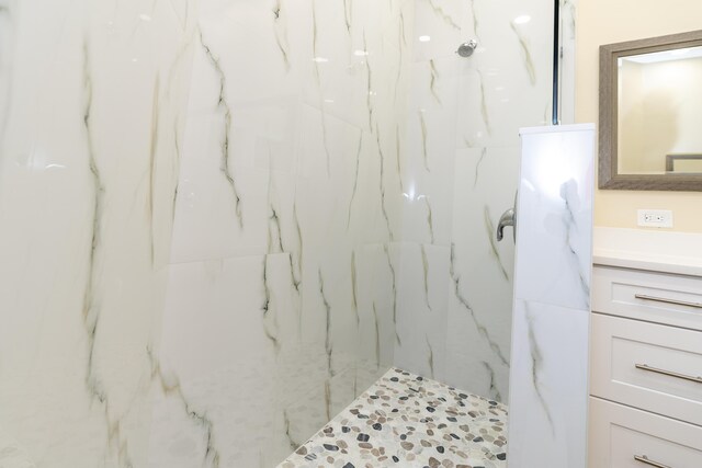 2925 SW Brighton Way, Palm City, FL 34990 - full bath featuring a marble finish shower and vanity