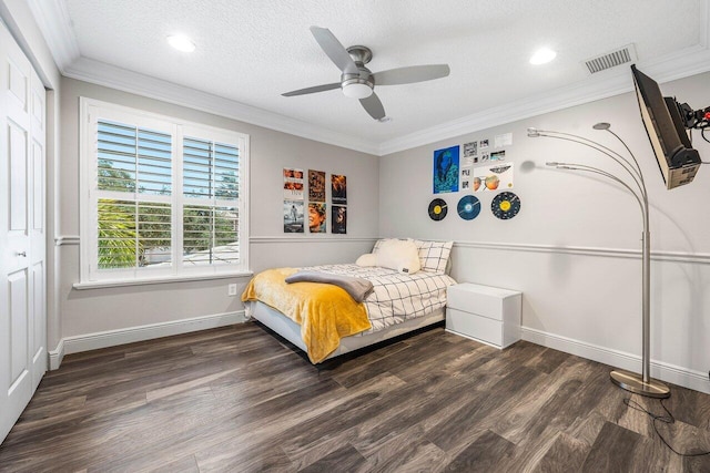 9961 Marsala Way, Delray Beach, FL 33446 - bedroom featuring wood finished floors, crown molding, a textured ceiling, ceiling fan, and baseboards
