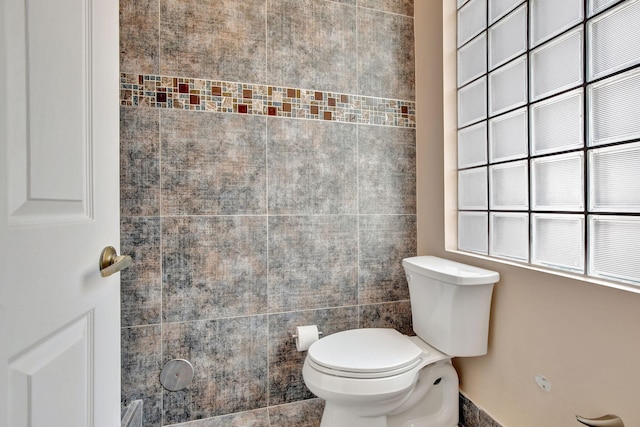 1503 NW 159th Ln, Pembroke Pines, FL 33028 - bathroom featuring toilet