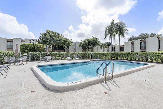6612 Spring Bottom Way Unit 186, Boca Raton, FL 33433 - community pool with a patio area